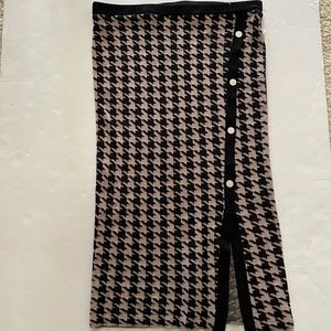 Black and Grey Knit Button Front Slit Houndstooth Print Sheath Midi Skirt Size L